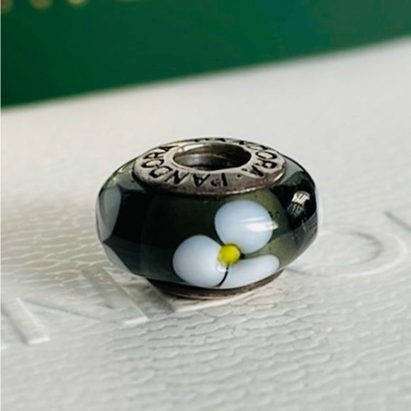 Pandora Jewelry - Pandora Lilly Black and White Floral Murano Charm